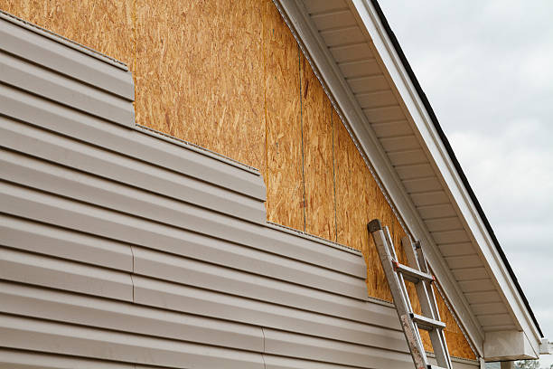 Professional Fiber Cement Siding technician working in Eaton, IN